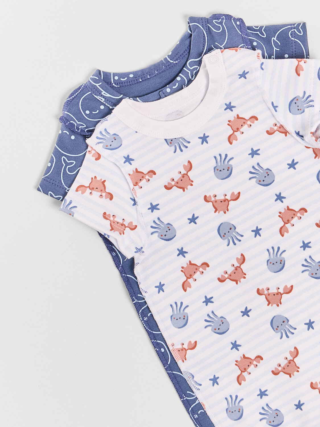 MARK FORMELLE Полукомбинезон 591446 13024-1-2 крабики и медузы на полоске +киты на синем