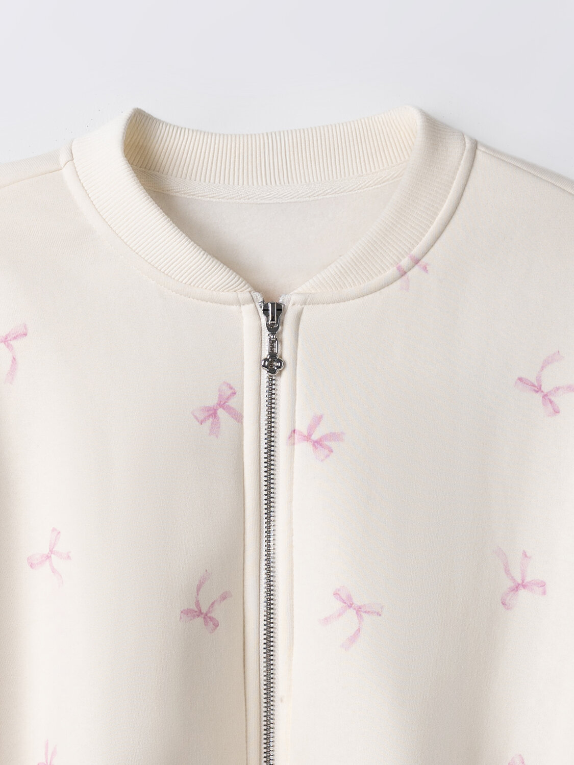 MARK FORMELLE Толстовка 591466 172112 бантики на молочном