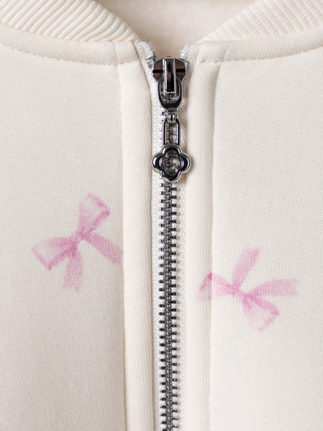 MARK FORMELLE Толстовка 591466 172112 бантики на молочном