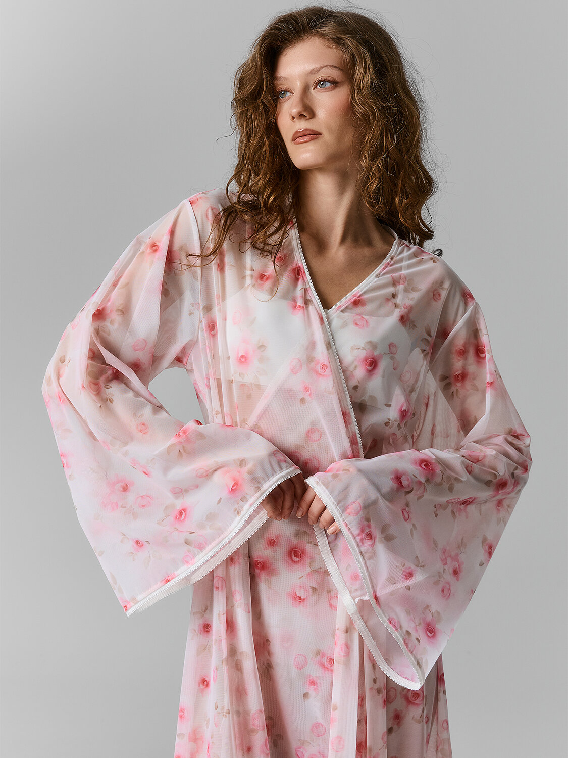 MARK FORMELLE Халат 591576 552297 розы на св.молочном