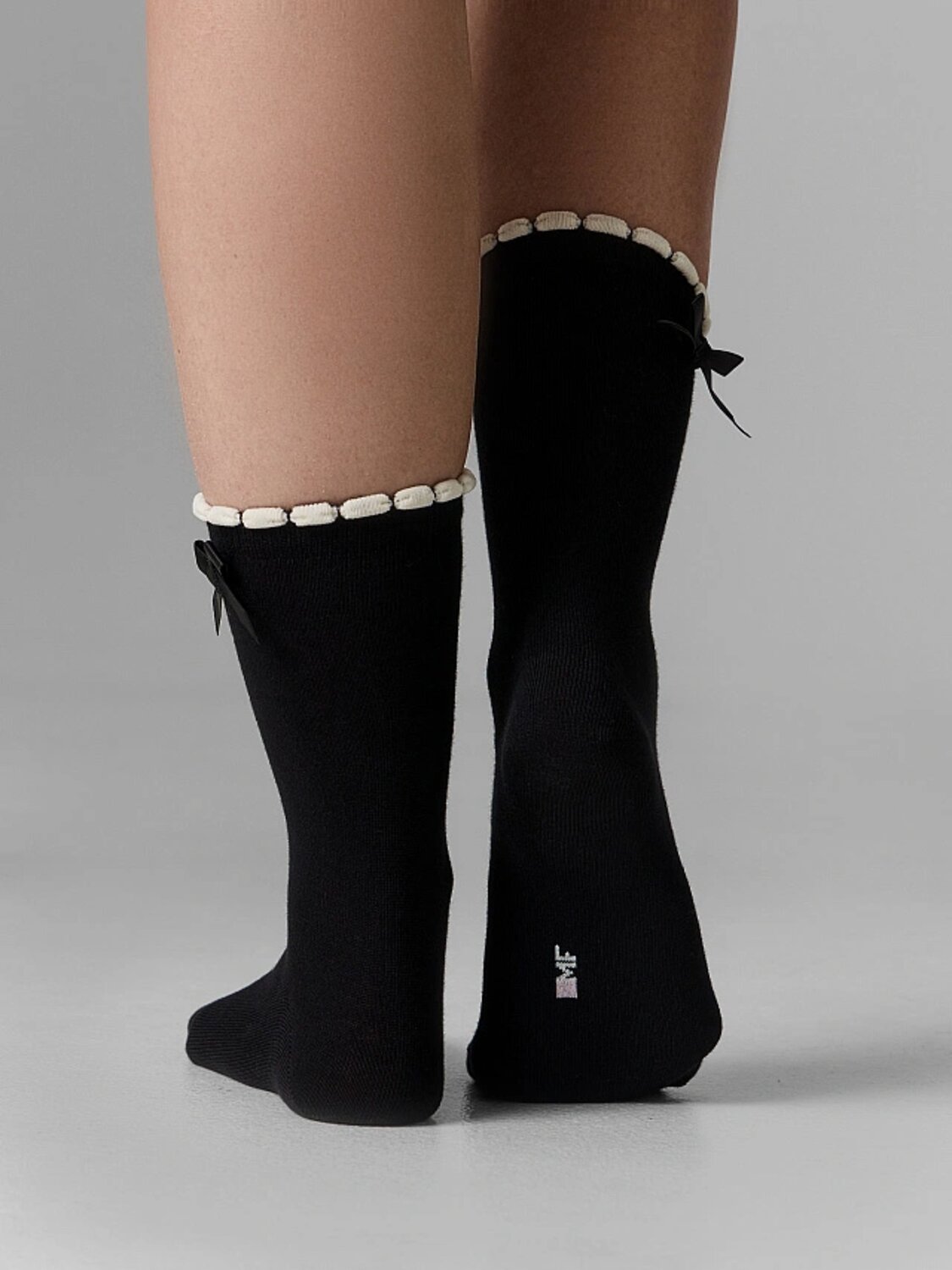 MARK FORMELLE Женские носки 591961 273K-3566 черный