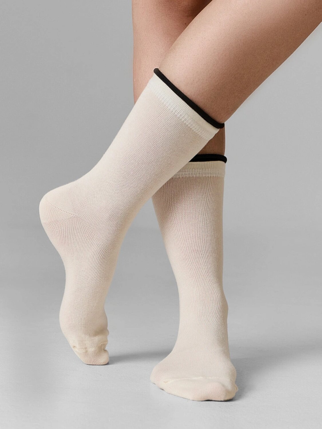 MARK FORMELLE Женские носки 592240 245K-3509 молочный