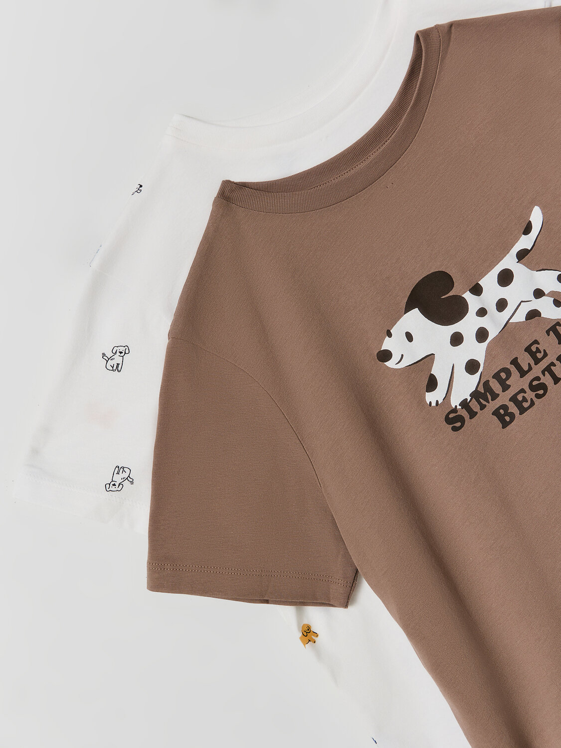 MARK FORMELLE Футболка 592283 113379-2 пепельно -коричневый +маленькие собачки на белом