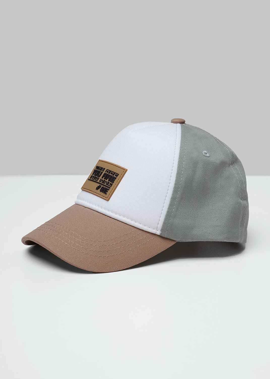 CLEVER Кепка 592309 112 х/б молочный/св.зелёный