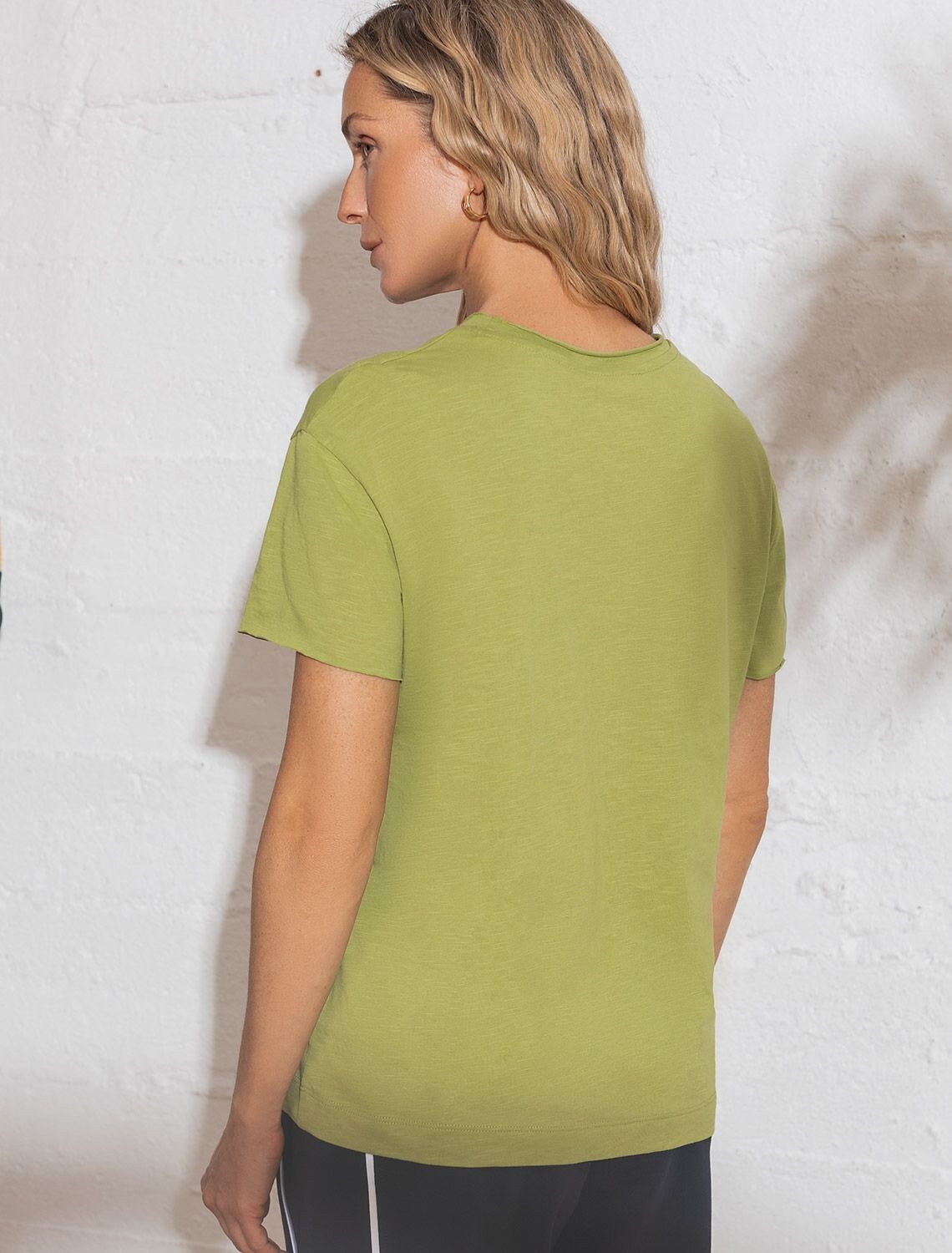 VILATTE Футболка 592998 D49.163 фисташковый_ветка