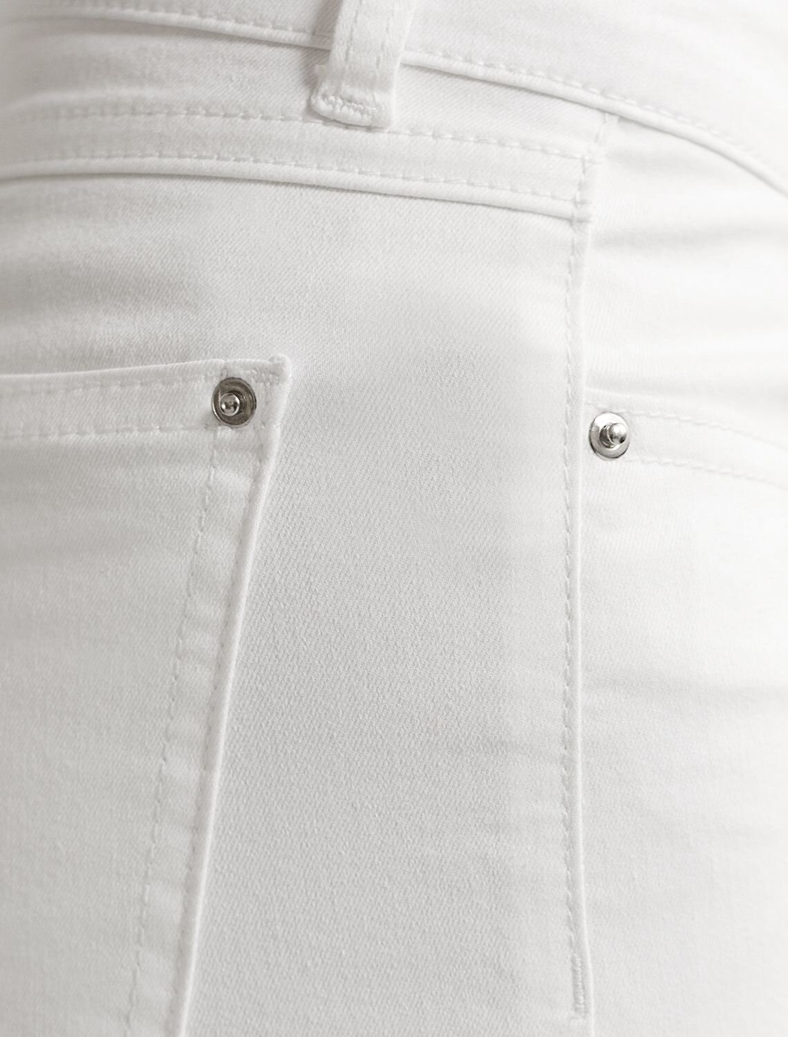 VILATTE Джинсы 593009 D54.317 белый