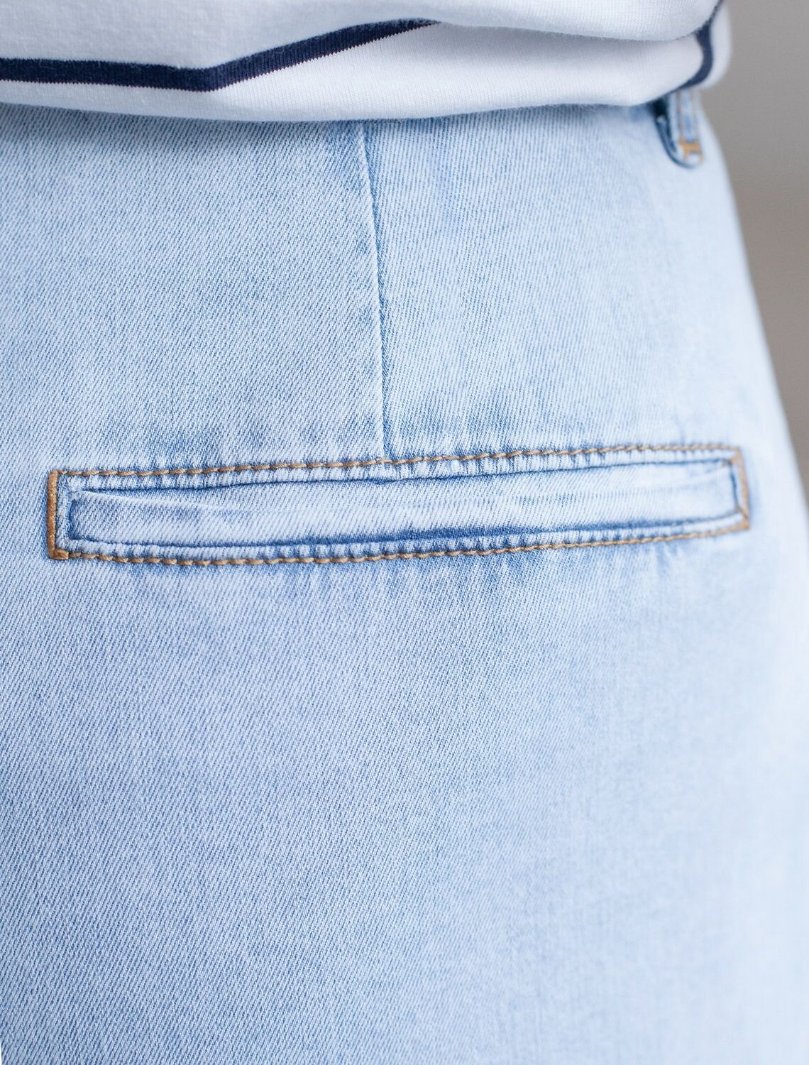 VILATTE Джинсы 593012 D54.318 светло-голубой