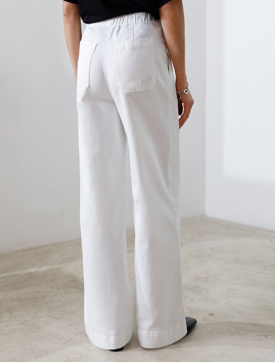 VILATTE Джинсы 593013 D54.319 белый