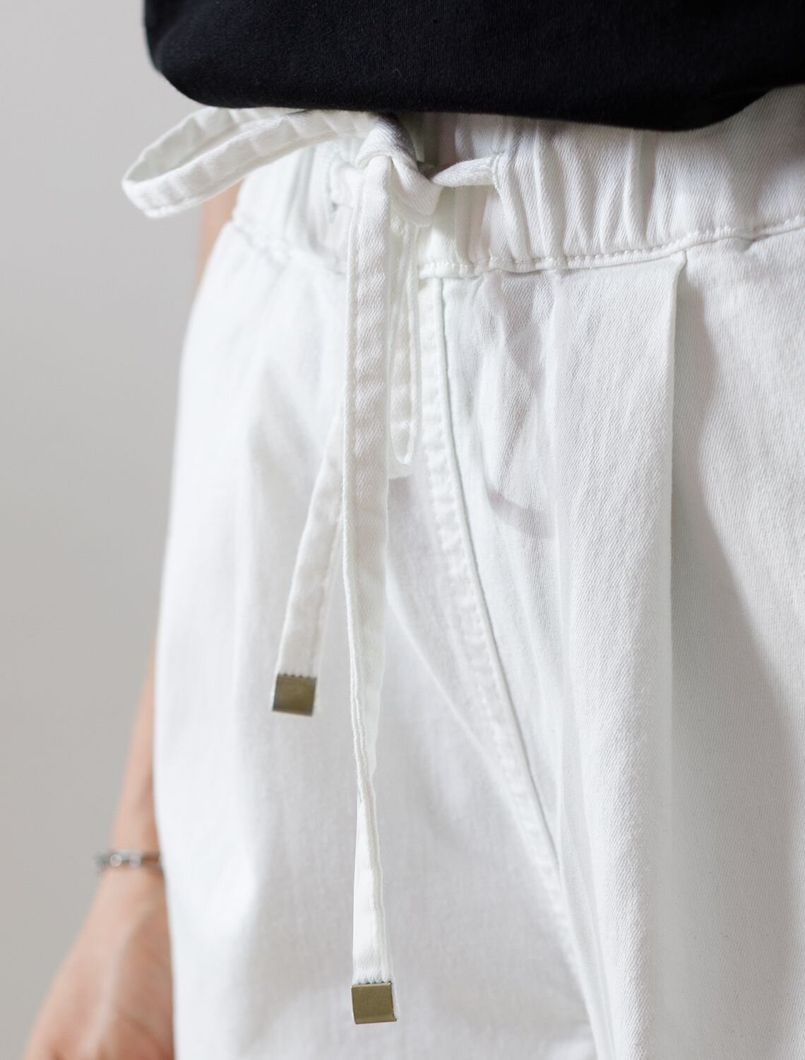 VILATTE Джинсы 593013 D54.319 белый