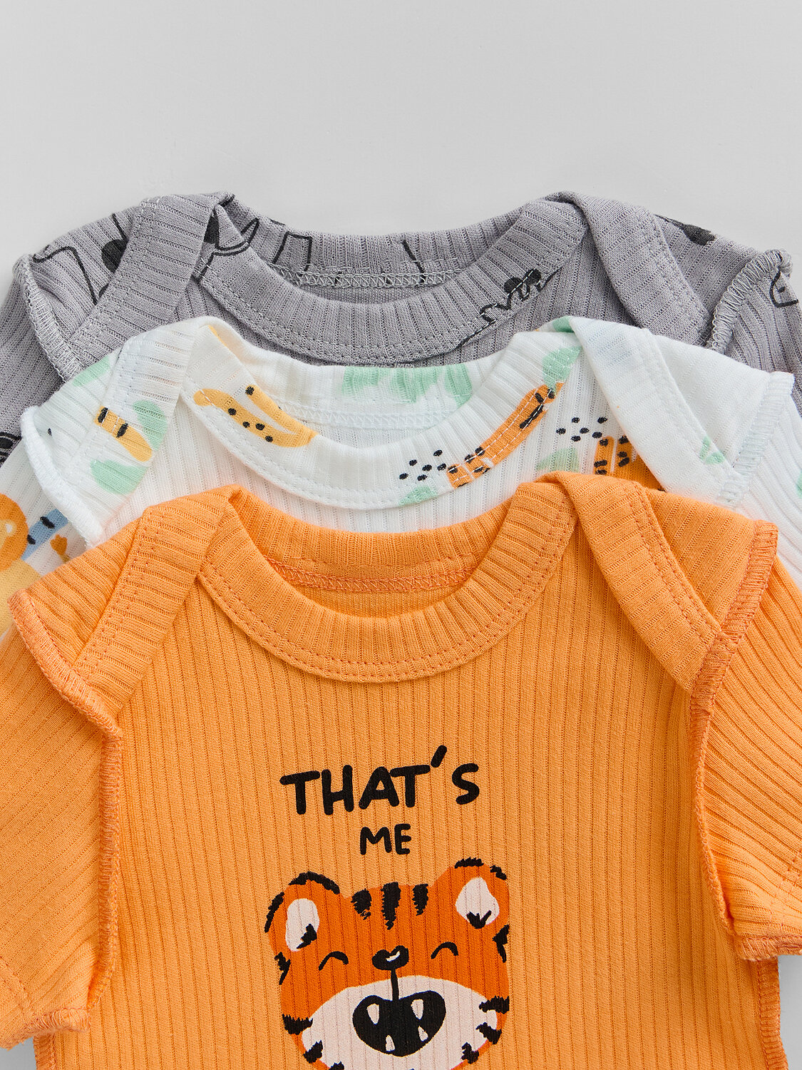 MARK FORMELLE Боди детское 593215 13015-1-3 джунгли на белом +папайя +жирафики на лунной скале