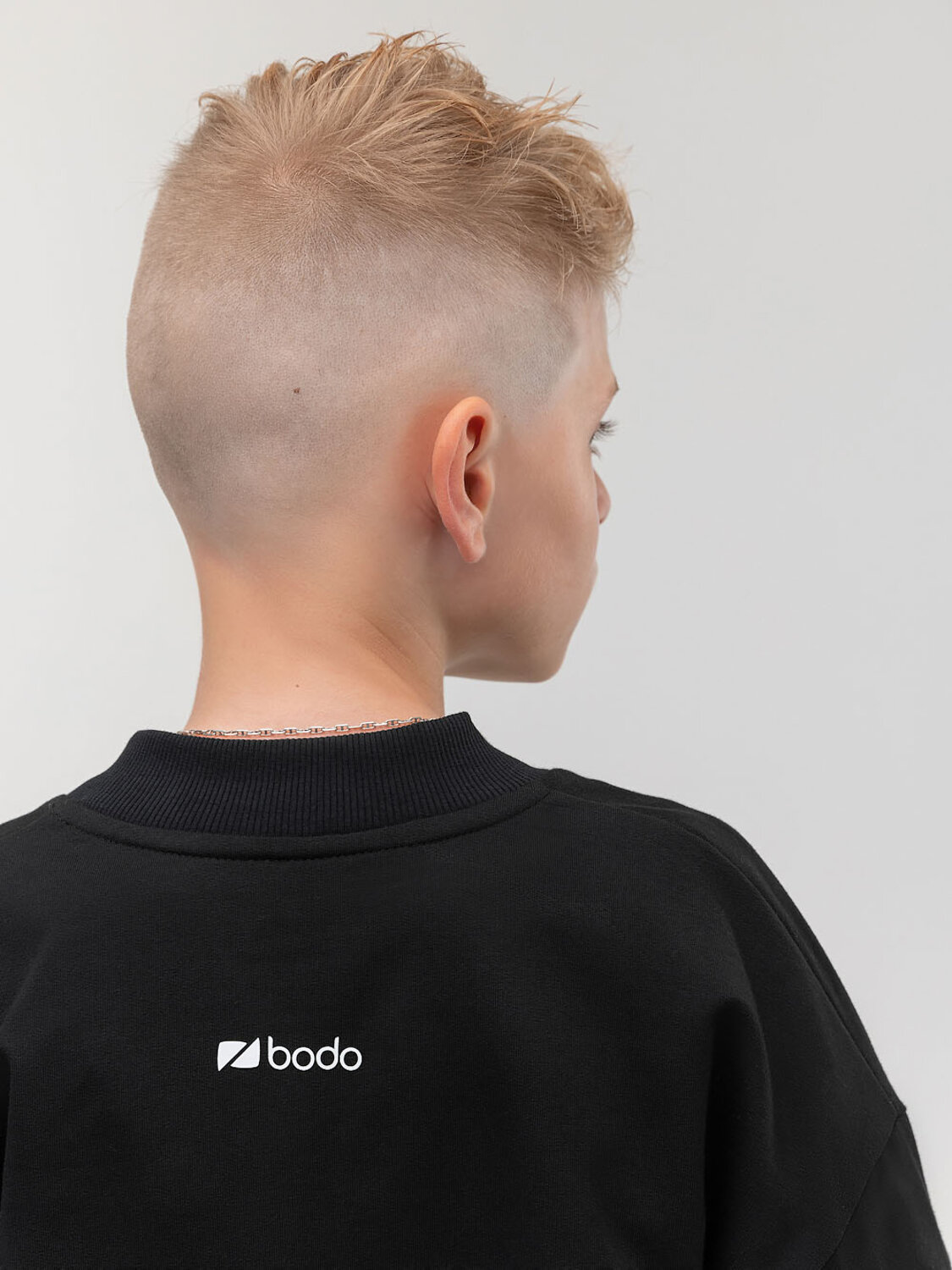 Bodo Толстовка 598011 38-73MU черный (белый)