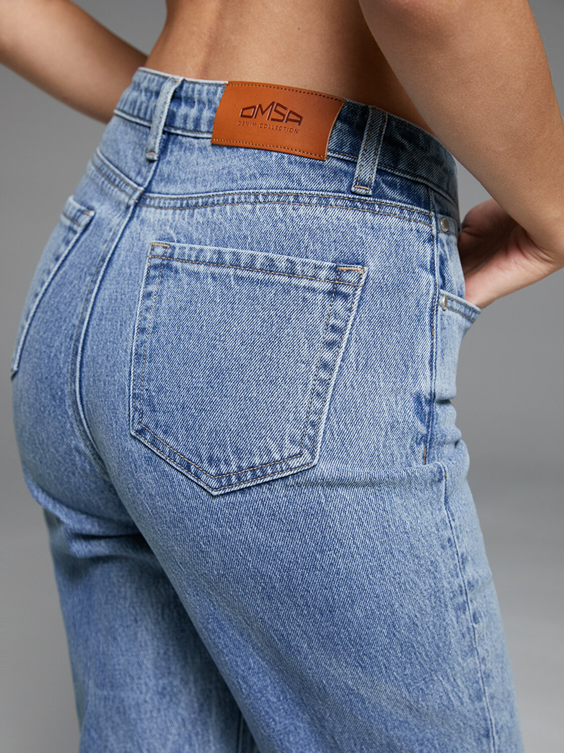 Omsa Джинсы 609317 OmD 1300-1 MOM Jeans Chiaro Wash (Синий)