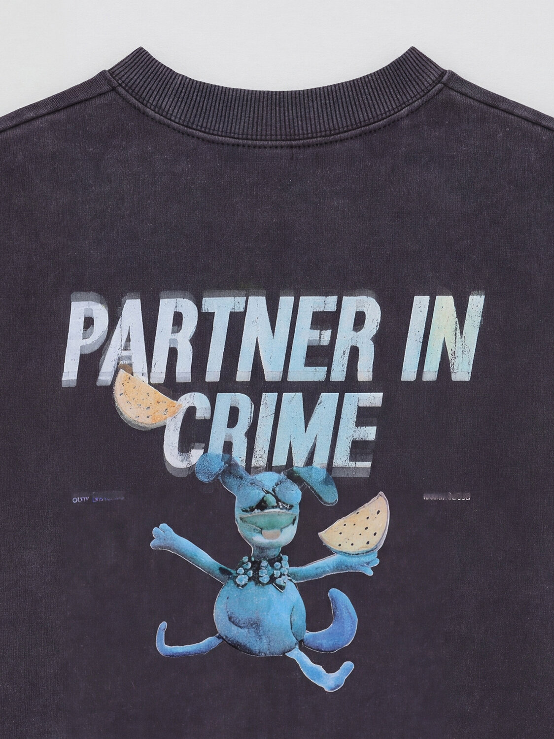 MARK FORMELLE Свитшот 611505 123437/1 ACID WASH графит +печать2