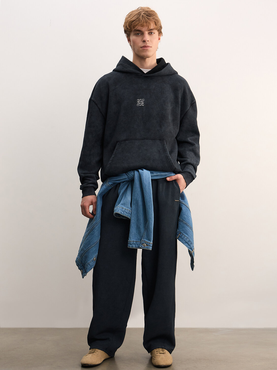 MARK FORMELLE Худи 613289 121996 ACID WASH черный +печать