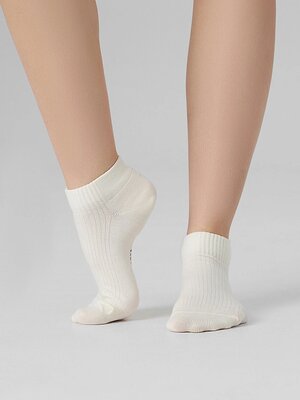 MARK FORMELLE Женские носки 575697 366C-1516 молочный