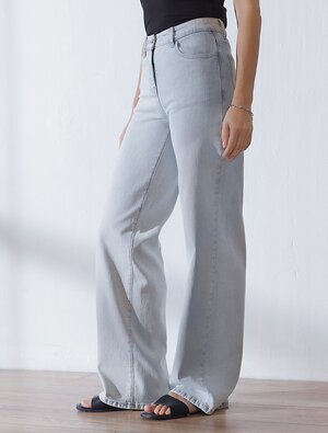 VILATTE Джинсы 577477 D54.309 св.голубой