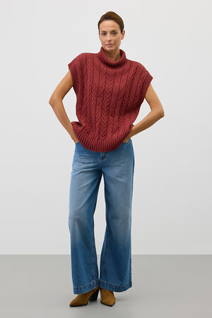 VERY NEAT Жилет 579392 ЕВ 30228/ш коричневый