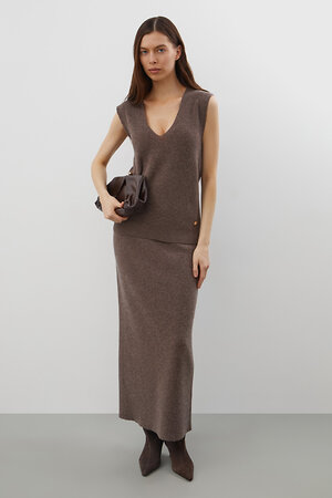 VERY NEAT Жилет 579605 ЕВ 30308/ш коричневый