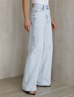 VILATTE Джинсы 586910 D54.320 светло-голубой