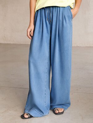 VILATTE Брюки 588344 D54.239 светло-синий