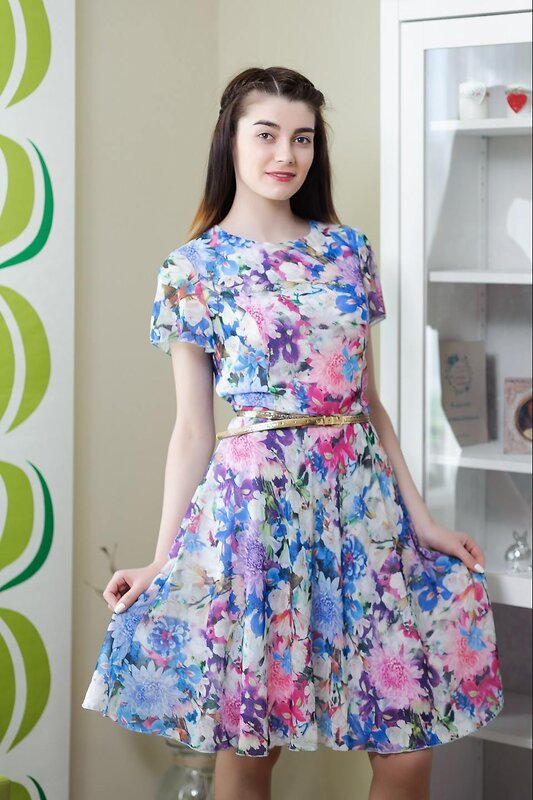 Braslava Платье 556471 4762-4 розовый голубой белый цветы / белый