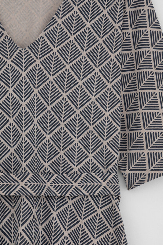 VERY NEAT Платье 568577 ЕВТ 5072 бежевый