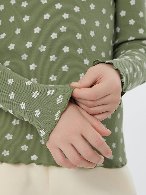 MARK FORMELLE Джемпер 570563 127885 ромашки на зеленом