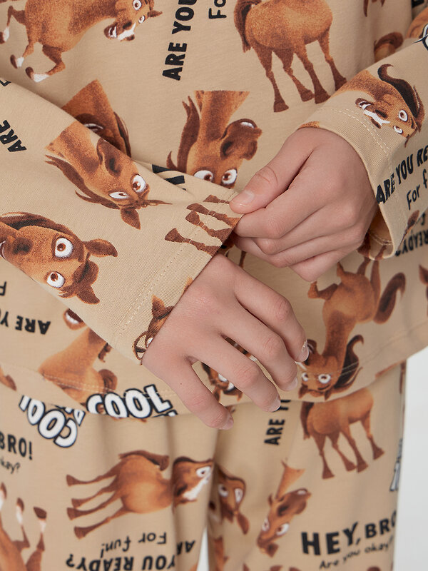 MARK FORMELLE Комплект 570762 563323 лошади на ирландском креме