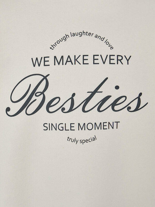 MARK FORMELLE Свитшот 571680 127897/1 молочный +печать