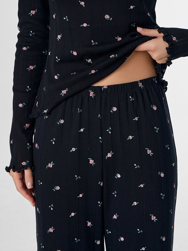 MARK FORMELLE Комплект 573316 592613 розочки на черном