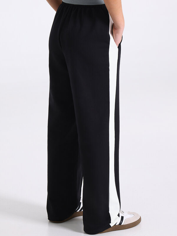 Апрель Брюки 573567 1ПББ4931139 черный+сливки