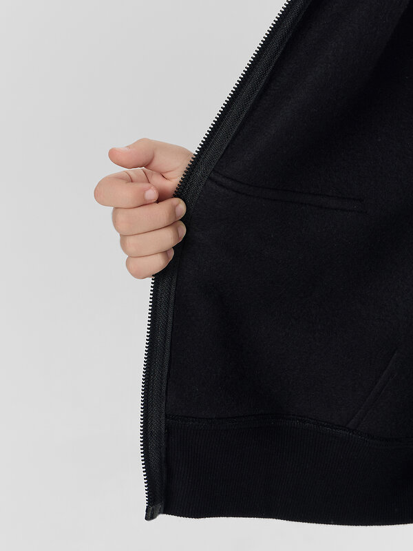 MARK FORMELLE Толстовка 573736 363332/1 черный +печать