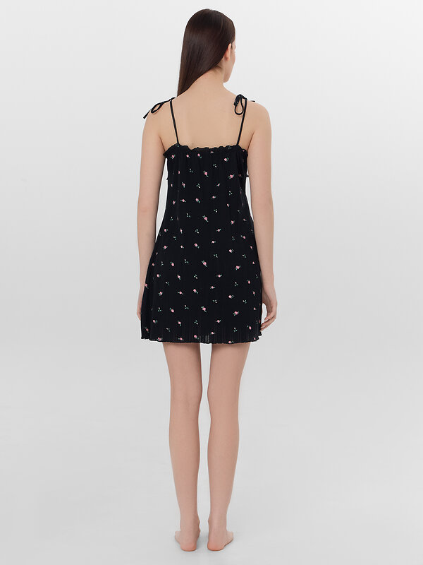 MARK FORMELLE Сорочка 574984 572386 розочки на черном