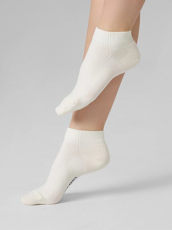 MARK FORMELLE Женские носки 575697 366C-1516 молочный