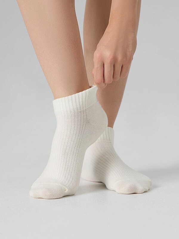MARK FORMELLE Женские носки 575697 366C-1516 молочный