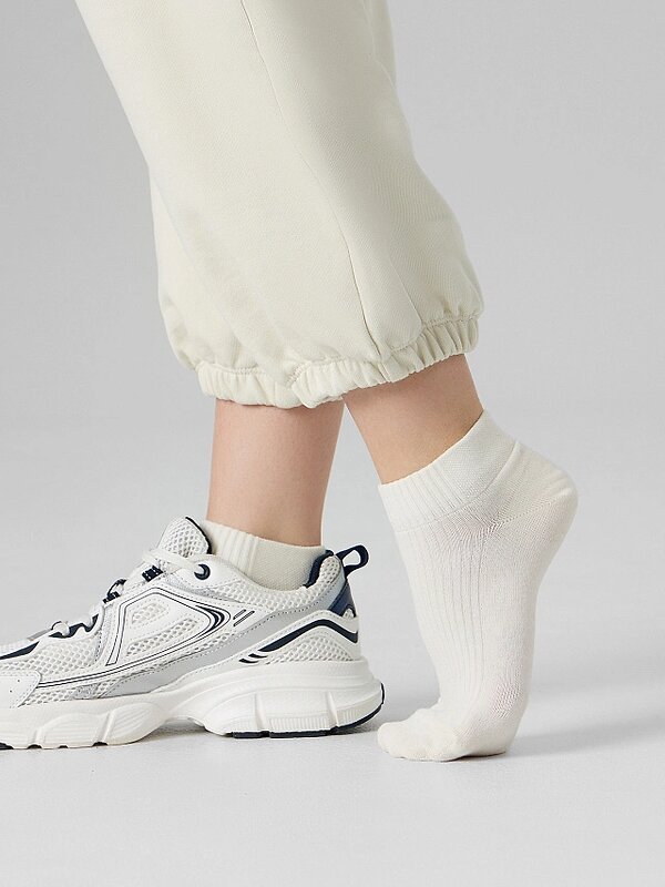 MARK FORMELLE Женские носки 575697 366C-1516 молочный