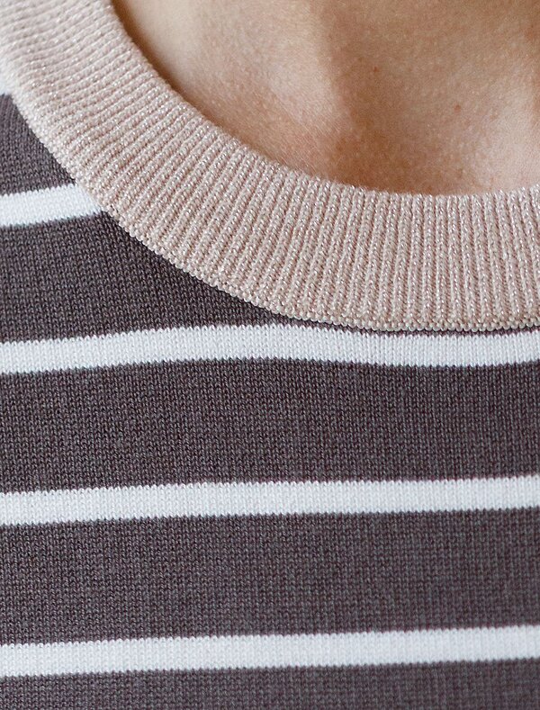 VILATTE Джемпер 576100 D39.386 кофейный