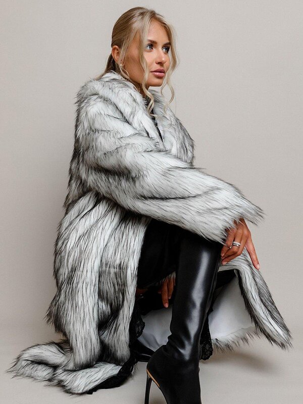 BATIK Шуба 576425 819-24о-2 Белый с черными кончиками