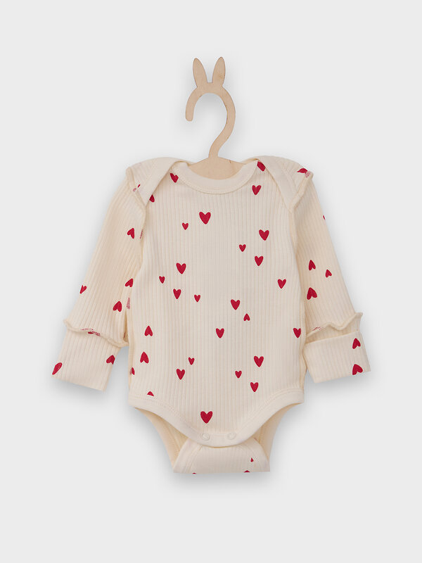 MARK FORMELLE Комплект 576709 89406-1 сердечки на молочном +красный