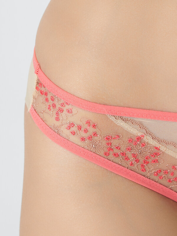 MARK FORMELLE Трусы 576748 412469-1 коралловые цветочки на пудре