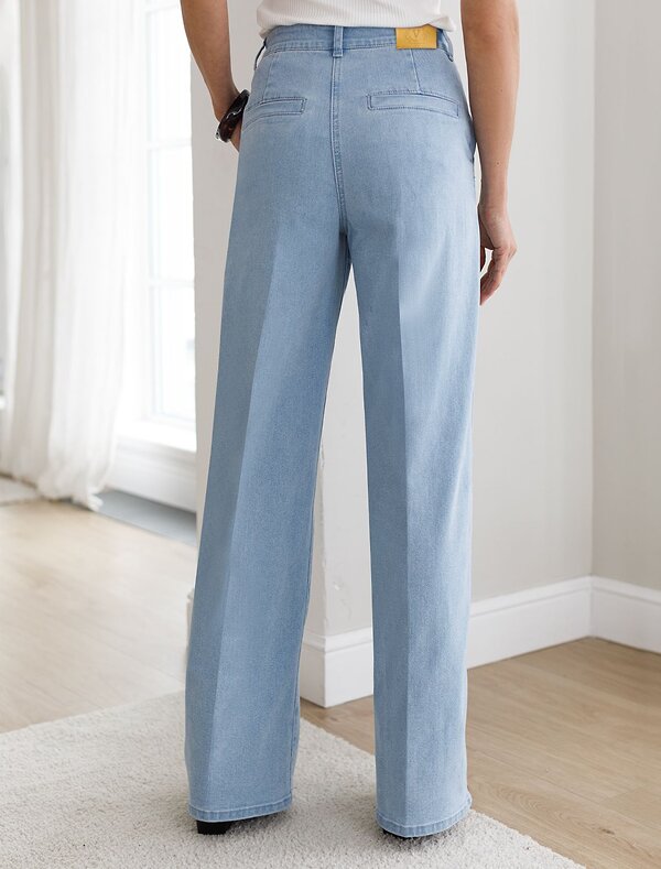 VILATTE Джинсы 577475 D54.308 голубой