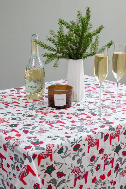 Натали Скатерть 578529 Скатерть Городецкая лошадка белый