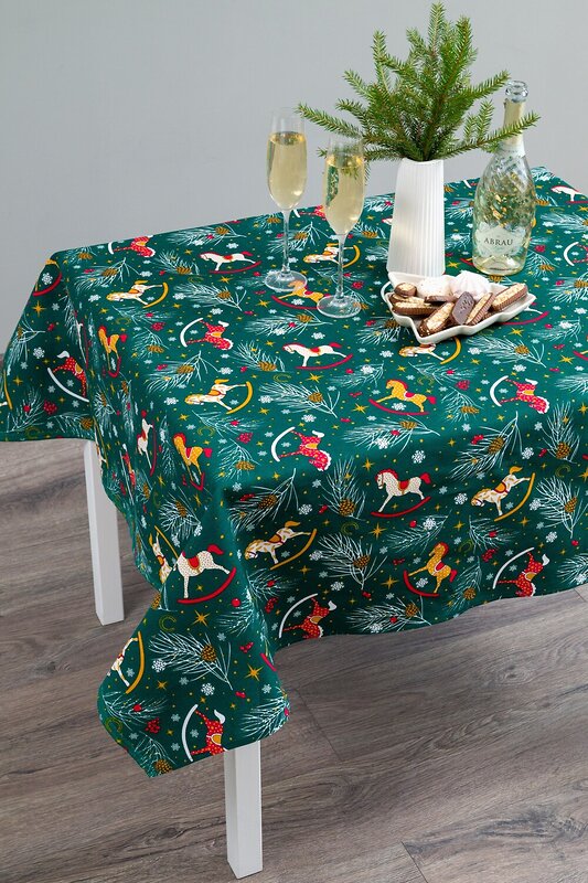 Натали Скатерть 578530 Скатерть Лошадки зеленый