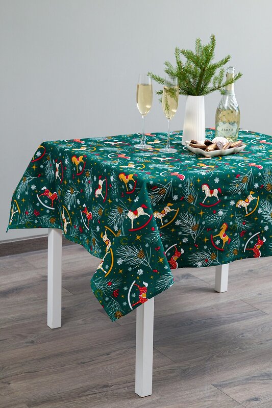 Натали Скатерть 578530 Скатерть Лошадки зеленый