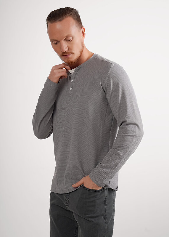 CLEVER Джемпер 579206 562656/04кжн maxi серый/белый