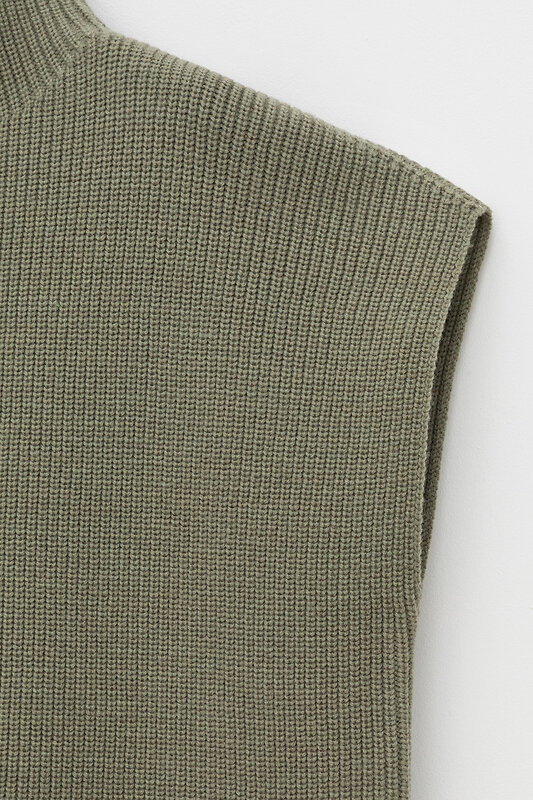 VERY NEAT Жилет 579395 ЕВ 30235/ш хаки