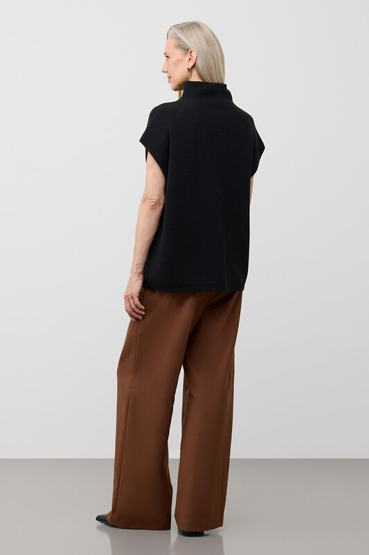 VERY NEAT Жилет 579415 ЕВ 30235/ш черный