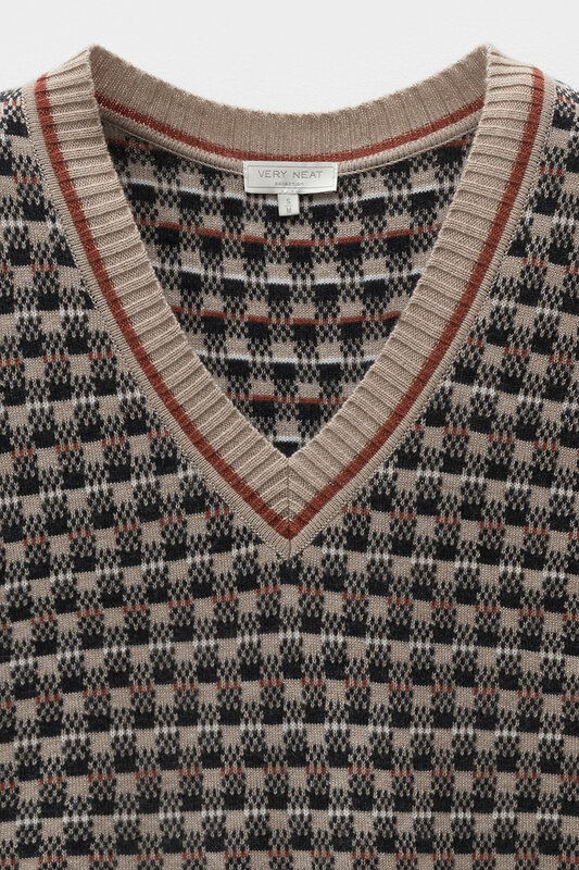 VERY NEAT Жилет 579457 ЕВ 30248/ш бежевый