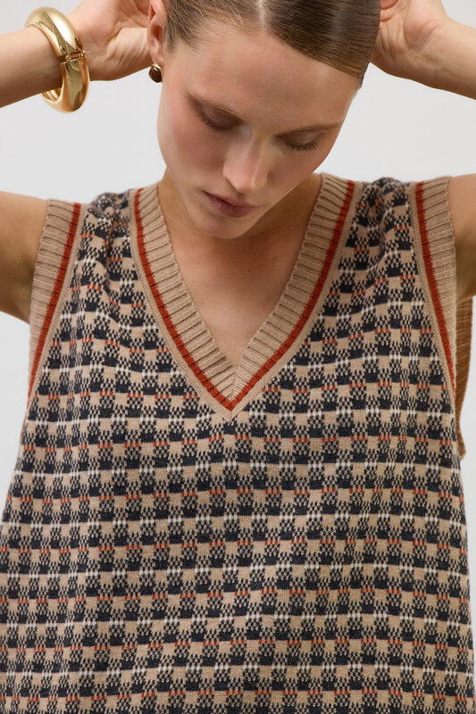 VERY NEAT Жилет 579457 ЕВ 30248/ш бежевый