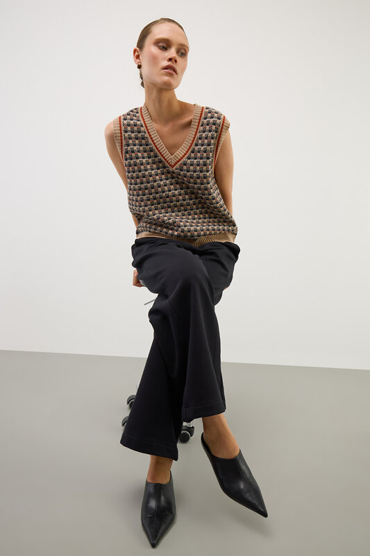 VERY NEAT Жилет 579457 ЕВ 30248/ш бежевый